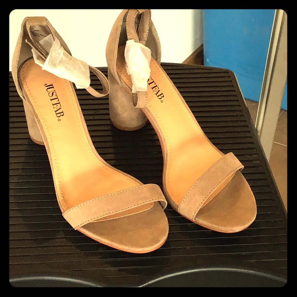 Brand New. Faux suede rounded heel shoes